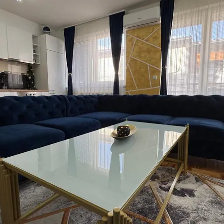 Blue Moon * Sarajevo